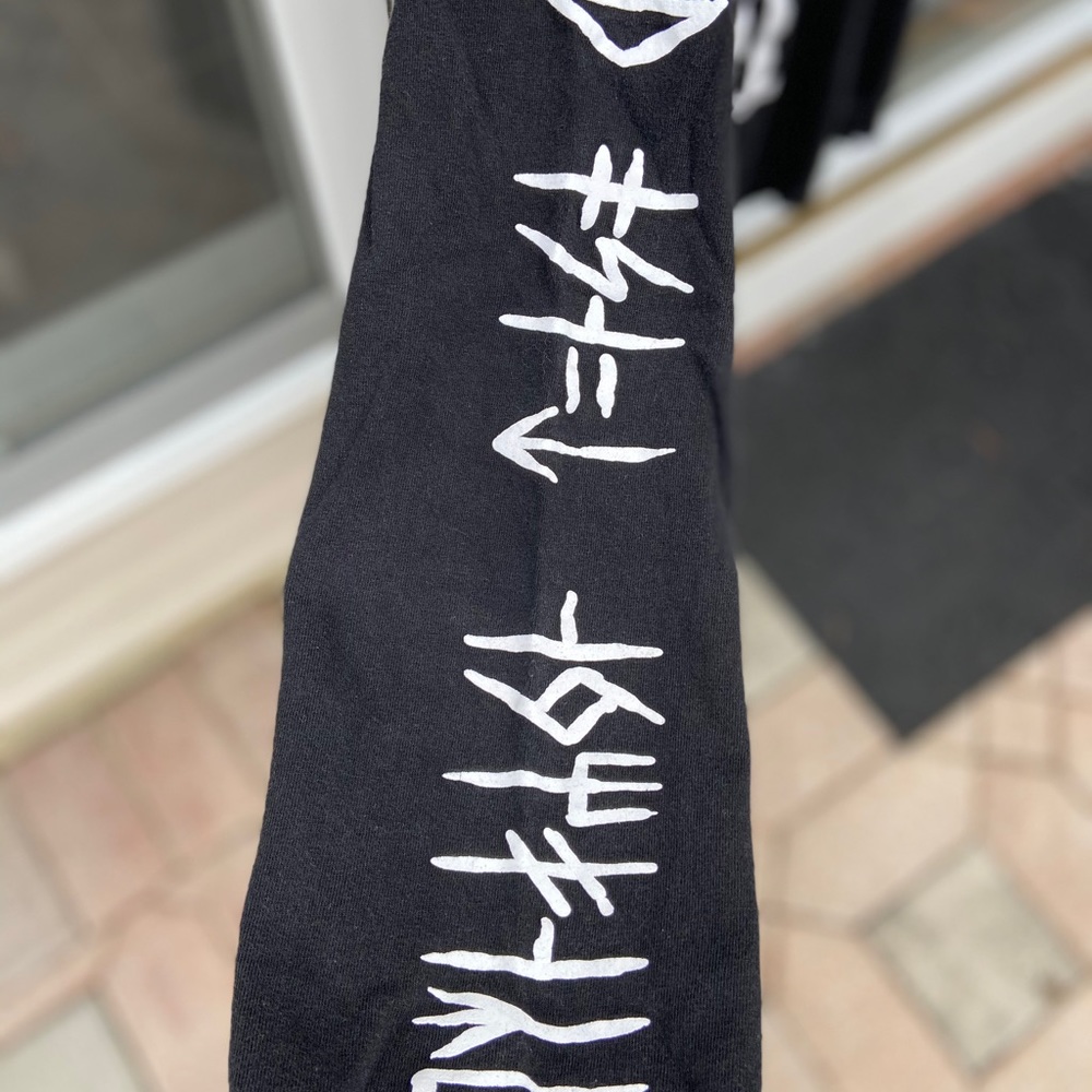 The Banner NJHC Longsleeve - Picture 4 of 4